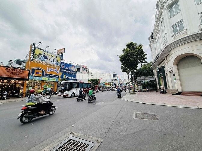 CHO THUÊ NHÀ MẶT TIỀN NGAY EMART PHAN VĂN TRỊ GÒ VẤP CITYLAND
