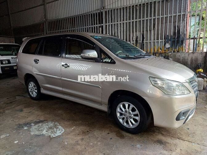 Toyota Innova 2014 Vàng cát 8 chỗ
