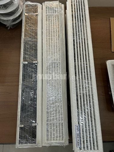 Miệng gió nhựa Linear 1000x150mm (có kèm lưới chắn côn trùng)