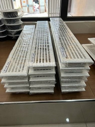 Miệng gió nhựa Linear 1000x150mm (có kèm lưới chắn côn trùng)