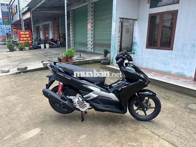 Honda Air Blade 125 Đen bóng 4val bán trả góp