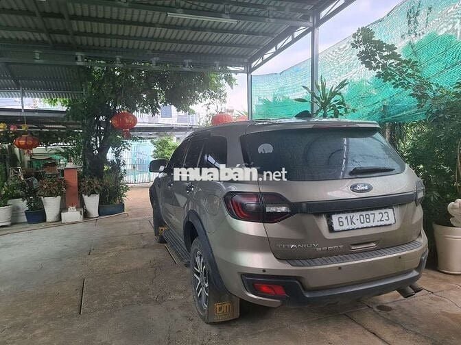 Ford Everest 2018 7 chỗ Tự động 10 cấp màu Nâu