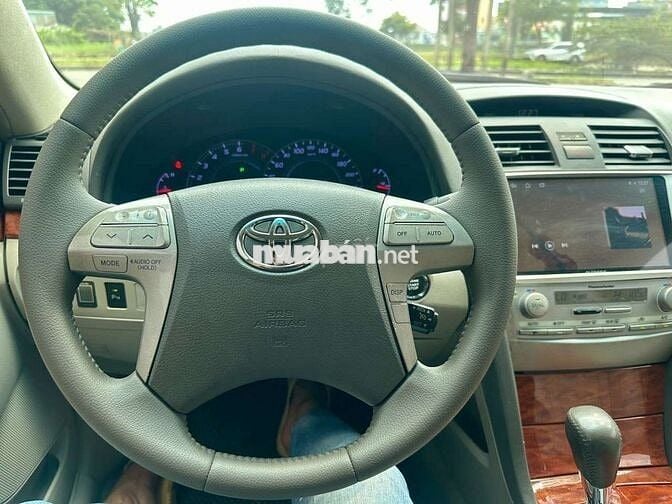 Toyota Camry 2010 Bạc 5 chỗ