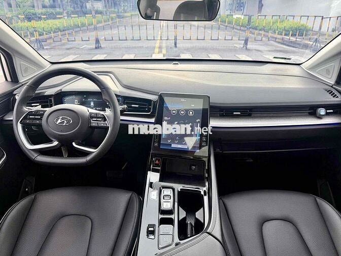 Hyundai Custin Cao Cấp 2.0T 2024 Trắng 58797 km
