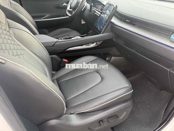 Hyundai Custin Cao Cấp 2.0T 2024 Trắng 58797 km