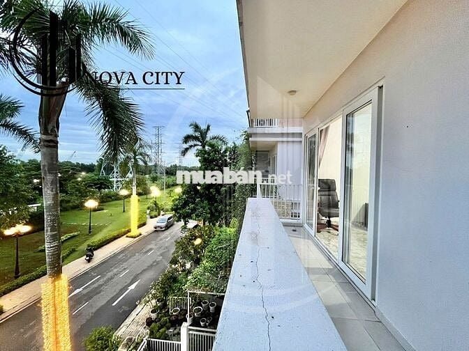 Căn hộ ngay trong KDC Cao cấp Lavia Nhà Bè - ban công full nội thất