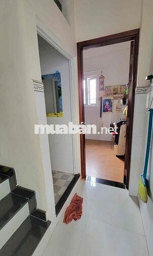 SÁT MT LẠC LONG QUÂN HẺM THÔNG DT 35m2 CHỈ 4Đ8