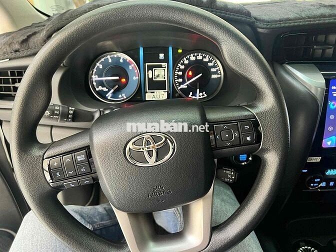 Toyota Fortuner 2.4G Số tự động 2024 Trắng