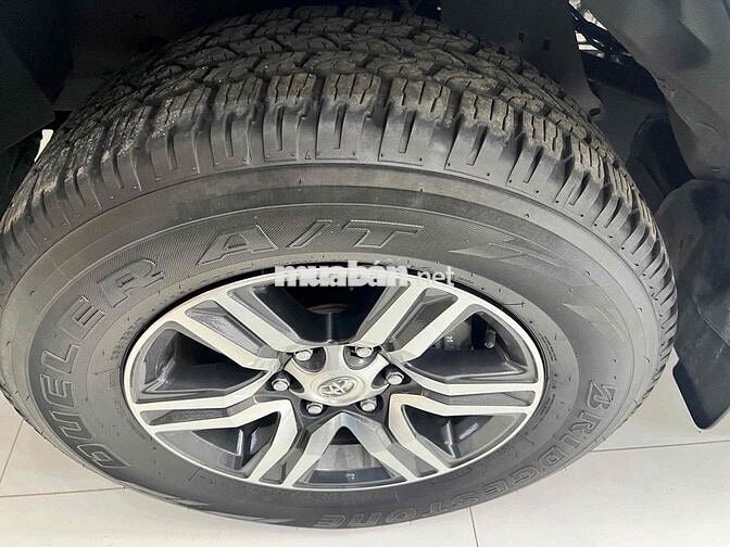 Toyota Fortuner 2.4G Số tự động 2024 Trắng