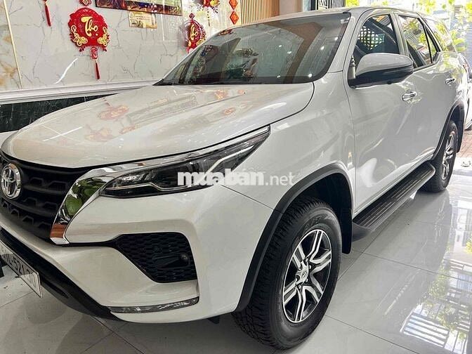 Toyota Fortuner 2.4G Số tự động 2024 Trắng