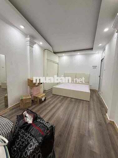 Siêu Phẩm Ba Đình 35m2 - 5 Tầng - Gần Phố - Ở Ngay - Giá 8,3 Tỷ