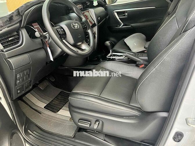 Toyota Fortuner 2.4G Số tự động 2024 Trắng
