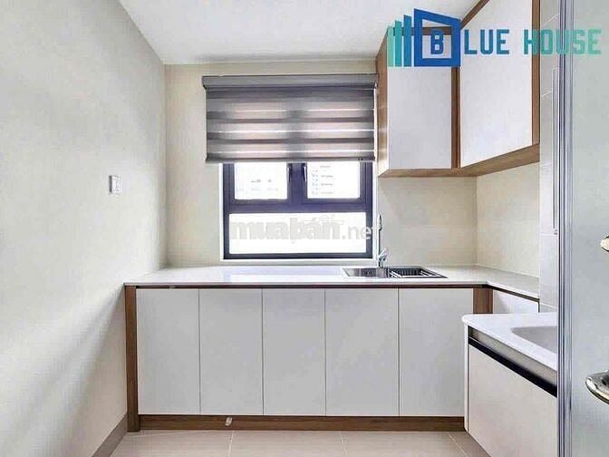 Cho Thuê Phòng Ban Công Full Nội Thất Gần ĐH Kinh Tế Trung Tâm Quận 10