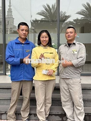 Nhân viên lái xe đô thị Vinhomes