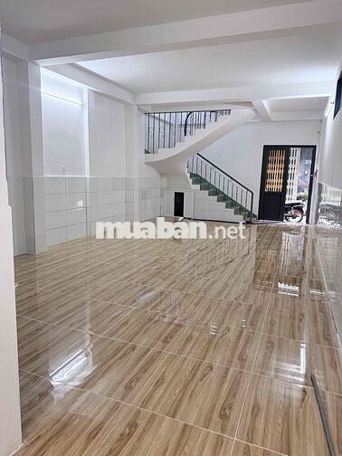 Nhà mới xây nguyên căn..Dọn vào ở ngay
