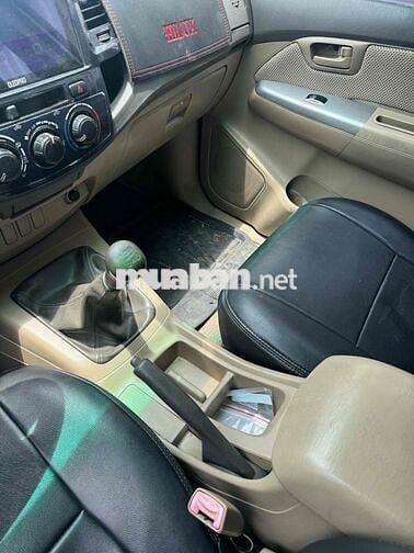 Toyota Hilux 2012 Số sàn máy dầu