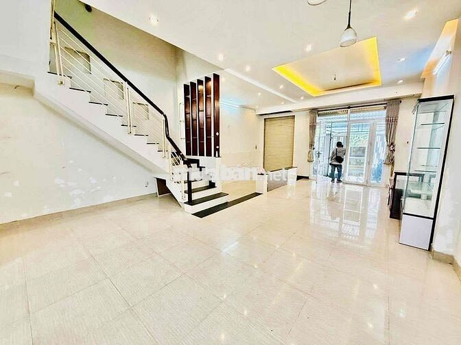 Cho Thuê Nhà DT 6x20 1Trệt 2Lầu  4Pn 3Wc Hẻm Xe Tải Vườn Lài Q12
