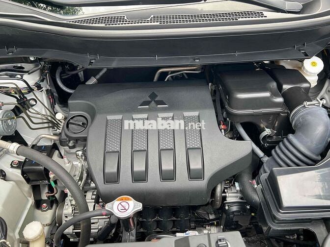 Mitsubishi Xpander Cross 2024 Trắng 7 chỗ