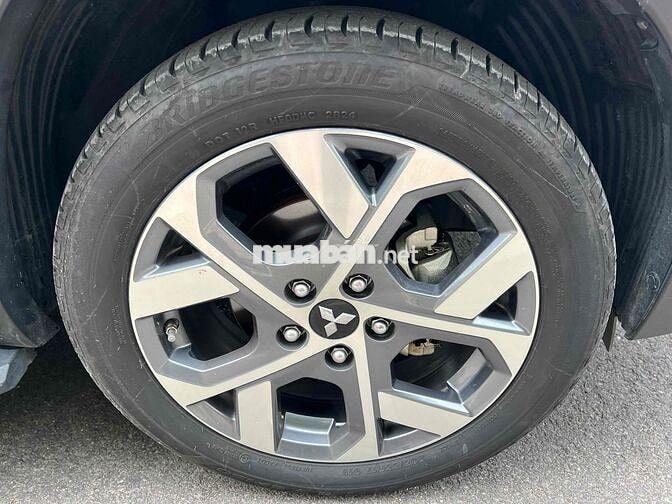 Mitsubishi Xpander Cross 2024 Trắng 7 chỗ