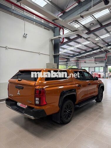 🚘🚘🚘 Mitsubishi Triton GLS 4x4 - 2024