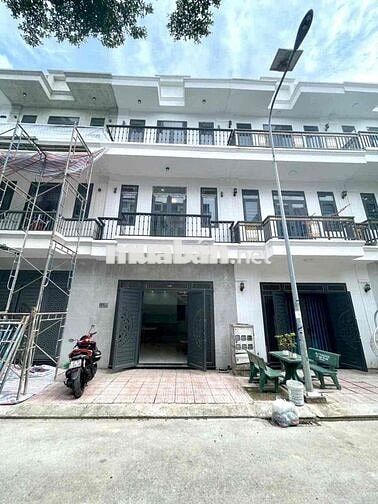 nhà 1 trệt 2 lầu đầy đủ nội thất, An Phú,Thuân An,đường 7m đậu ô tô ok