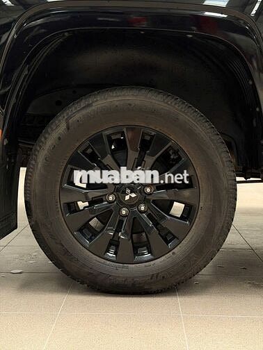 🚘🚘🚘 Mitsubishi Triton GLS 4x4 - 2024