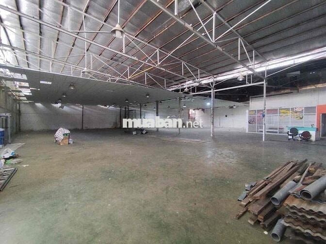 Kho Xưởng 850m và 500m Ngay Vòng Xoay Công Viên Phú Lâm