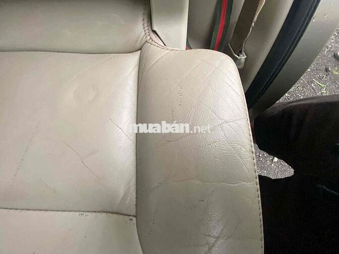 Mitsubishi Zinger 8 chỗ số sàn Vàng cát