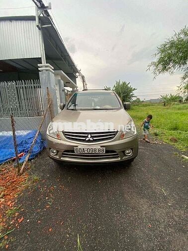 Mitsubishi Zinger 8 chỗ số sàn Vàng cát