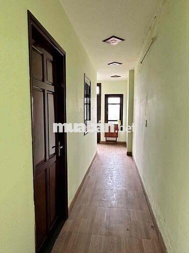 Nhà 3 tầng kiên cố. Dtxd 249 m2. đường Bầu Năng 7.