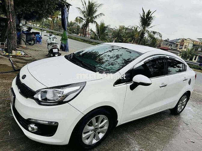 Kia Rio Trắng 5 chỗ