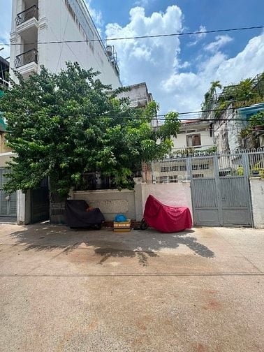 BIỆT THỰ CŨ 2 TẦNG- 126m2 – KẾ BÊN NHÀ THỜ TÂN ĐỊNH, GIÁ 30,5 TỶ 