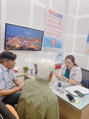 máy trợ thính món quà ý nghĩa dành tặng bác thương binh