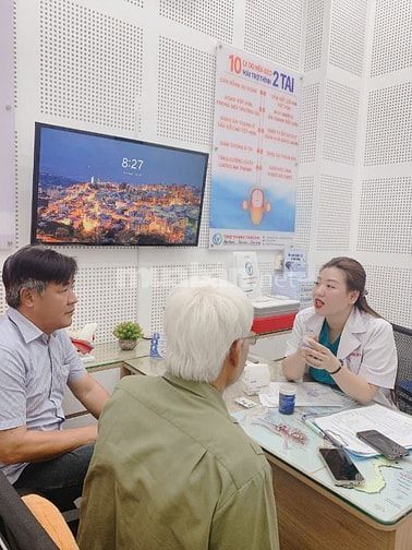 máy trợ thính món quà ý nghĩa dành tặng bác thương binh