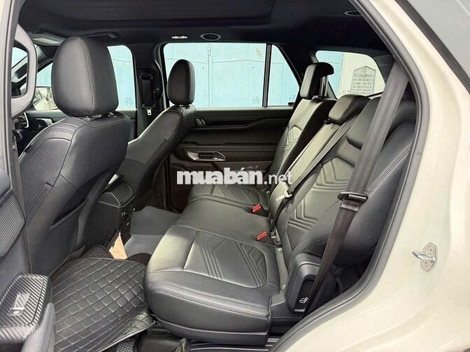 Ford Everest Titanium 2025 Trắng 14.000 KM
