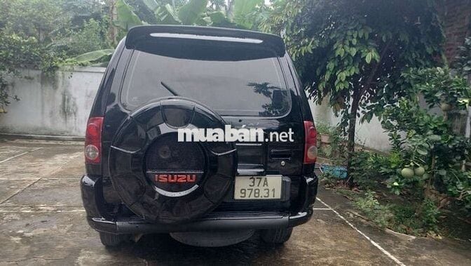 Isuzu Hi-Lander máy dầu 7 chỗ