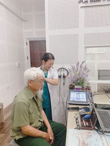 máy trợ thính món quà ý nghĩa dành tặng bác thương binh