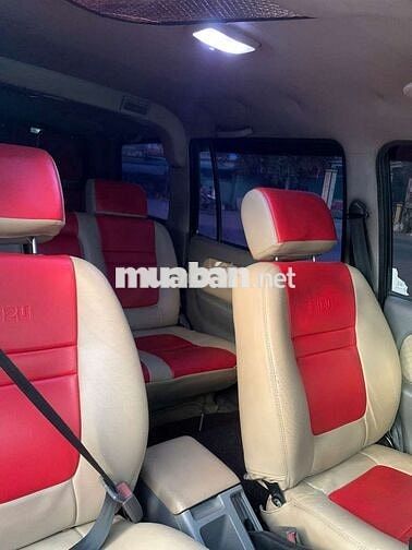 Isuzu Hi-Lander máy dầu 7 chỗ