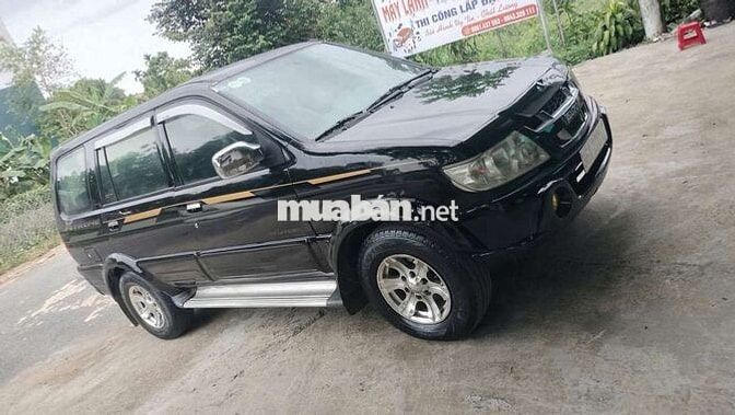 Isuzu Hi-Lander máy dầu 7 chỗ