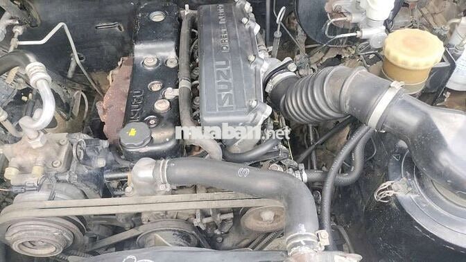 Isuzu Hi-Lander máy dầu 7 chỗ