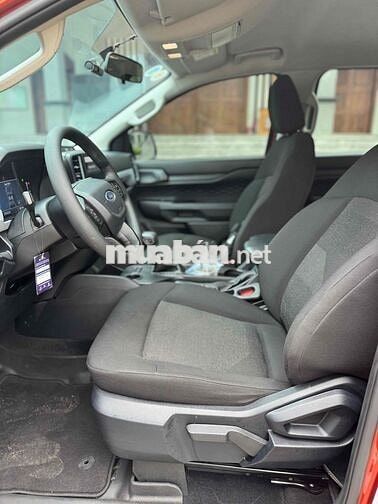 Ford Ranger Xls 2024 1 cầu AT Đỏ 6 vạn