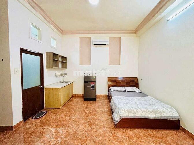 Phòng trọ rộng rãi full nội thất ngay sát khu sân bay, hẻm xe hơi