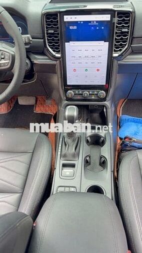 Ford Everest Titanium 2023 Đỏ 3429 KM