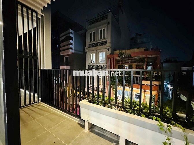 STUDIO BANCOL MÁY GIẶT RIÊNG CẠNH ETOWN CỘNG HOÀ TÂN BÌNH