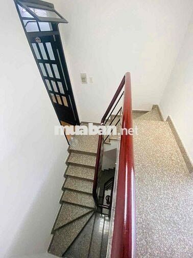 Nhà  nguyên căn 2/ CMT8 cần cho thuê