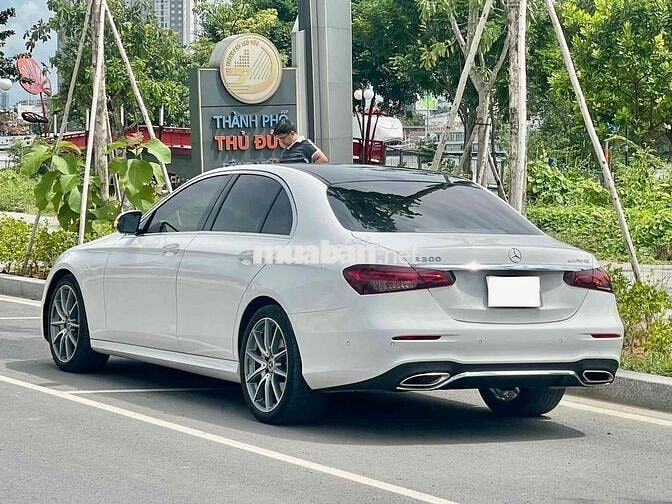 Mercedes-Benz E300 AMG 2022 Trắng 43.000 km
