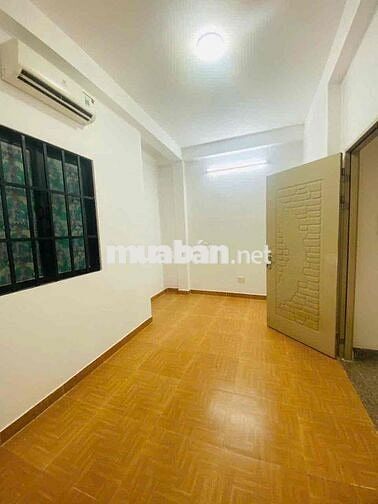 Nhà  nguyên căn 2/ CMT8 cần cho thuê