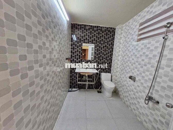 CHO THUÊ CĂN HỘ FULL NỘI THẤT, PHÒNG ĐẸP, CÓ  SÂN SAU, Ở NGAY