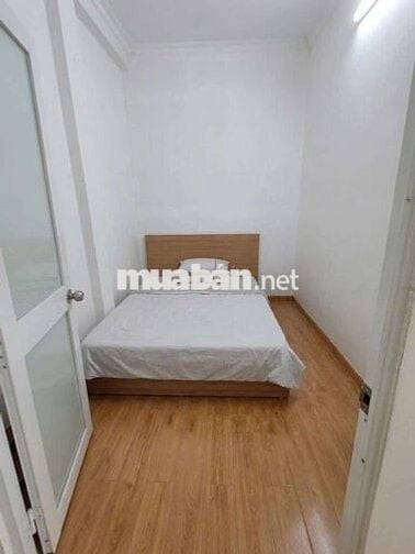 Chính chủ cho thuê chtt 2 ngủ 1 khách 387 Vũ Tông Phan