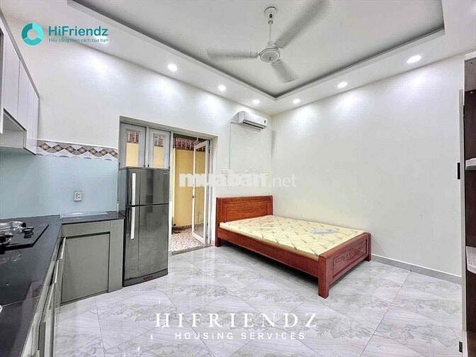 STUDIO / CỬA SỔ + BAN CÔNG / GẦN TRƯỜNG ĐẠI HỌC / FULL NỘI THẤT